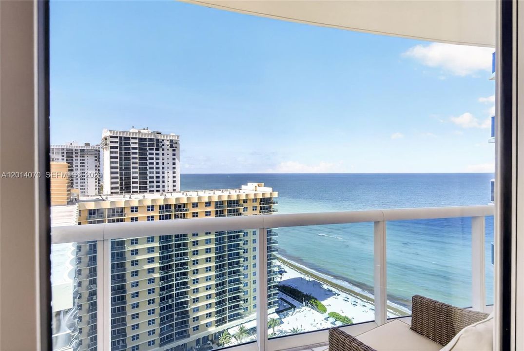 For Sale: $1,895,000 (3 beds, 2 baths, 2088 Square Feet)