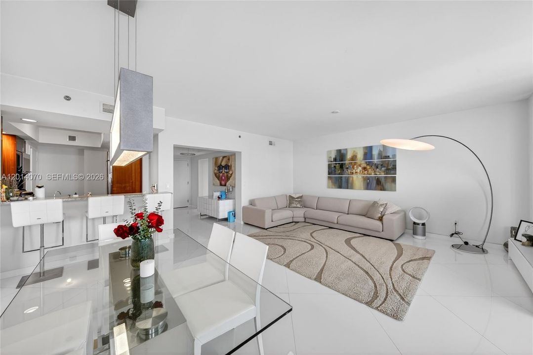 For Sale: $1,895,000 (3 beds, 2 baths, 2088 Square Feet)