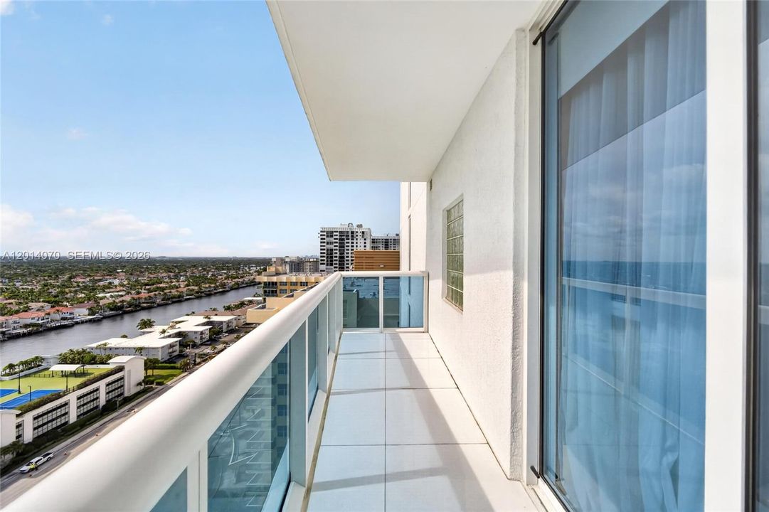 For Sale: $1,895,000 (3 beds, 2 baths, 2088 Square Feet)