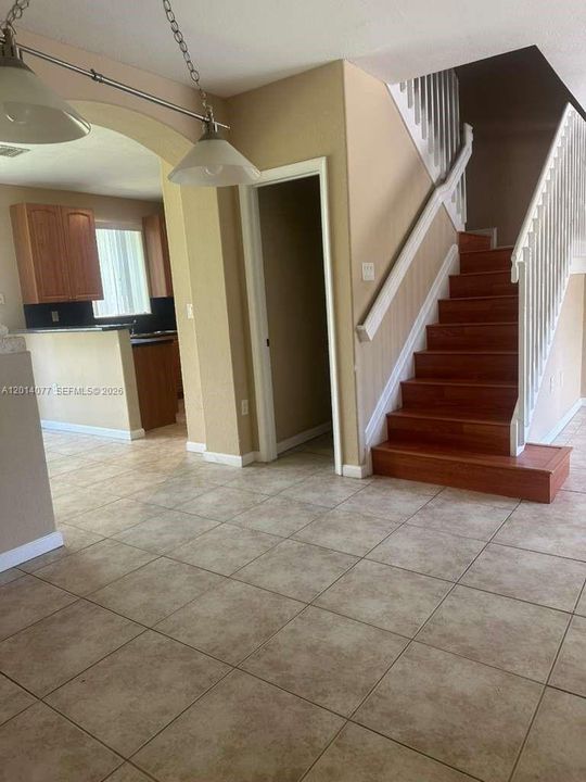 Active With Contract: $2,100 (3 beds, 2 baths, 1302 Square Feet)