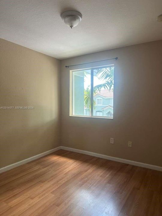 Active With Contract: $2,100 (3 beds, 2 baths, 1302 Square Feet)