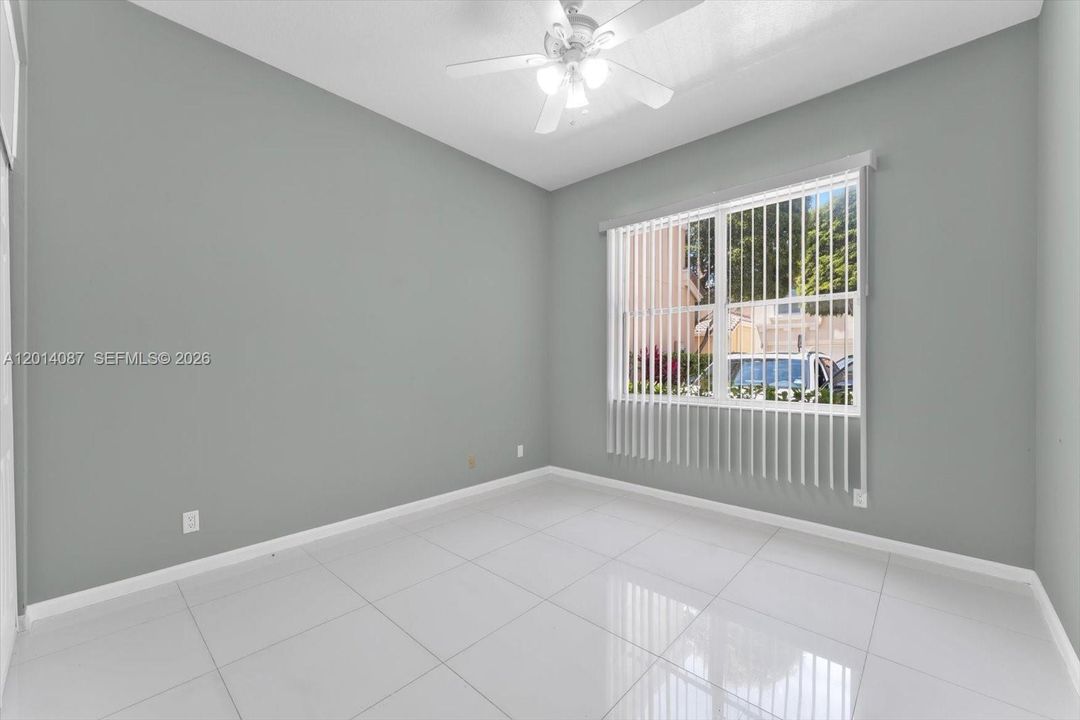 En Venta: $1,750,000 (3 camas, 3 baños, 2380 Pies cuadrados)
