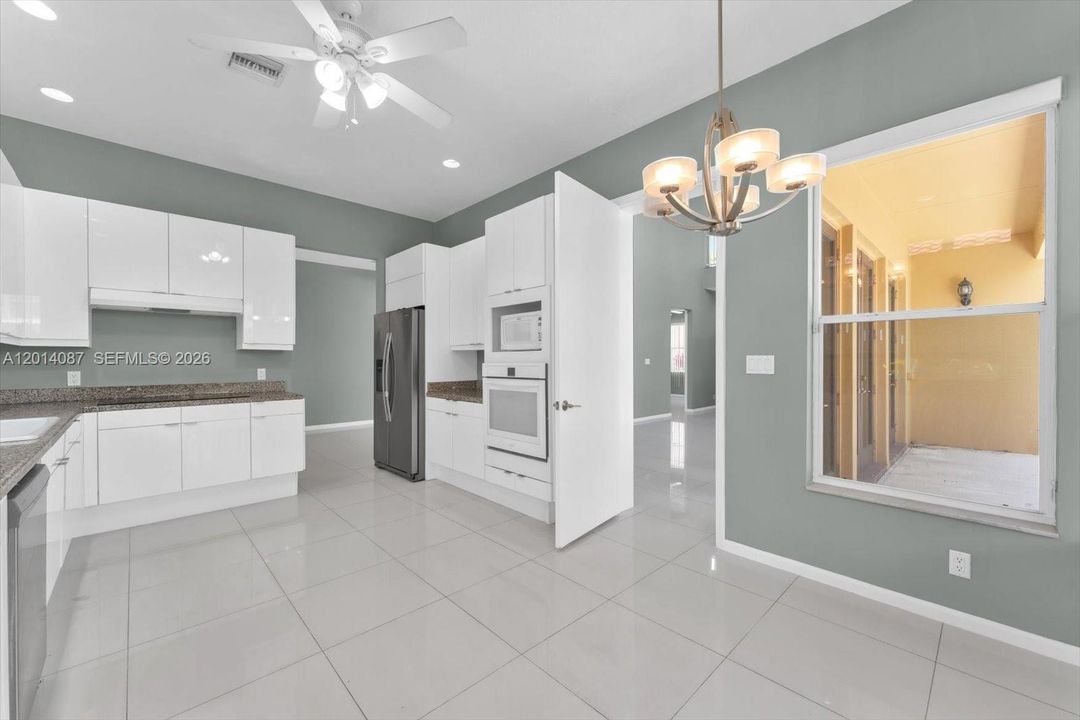En Venta: $1,750,000 (3 camas, 3 baños, 2380 Pies cuadrados)