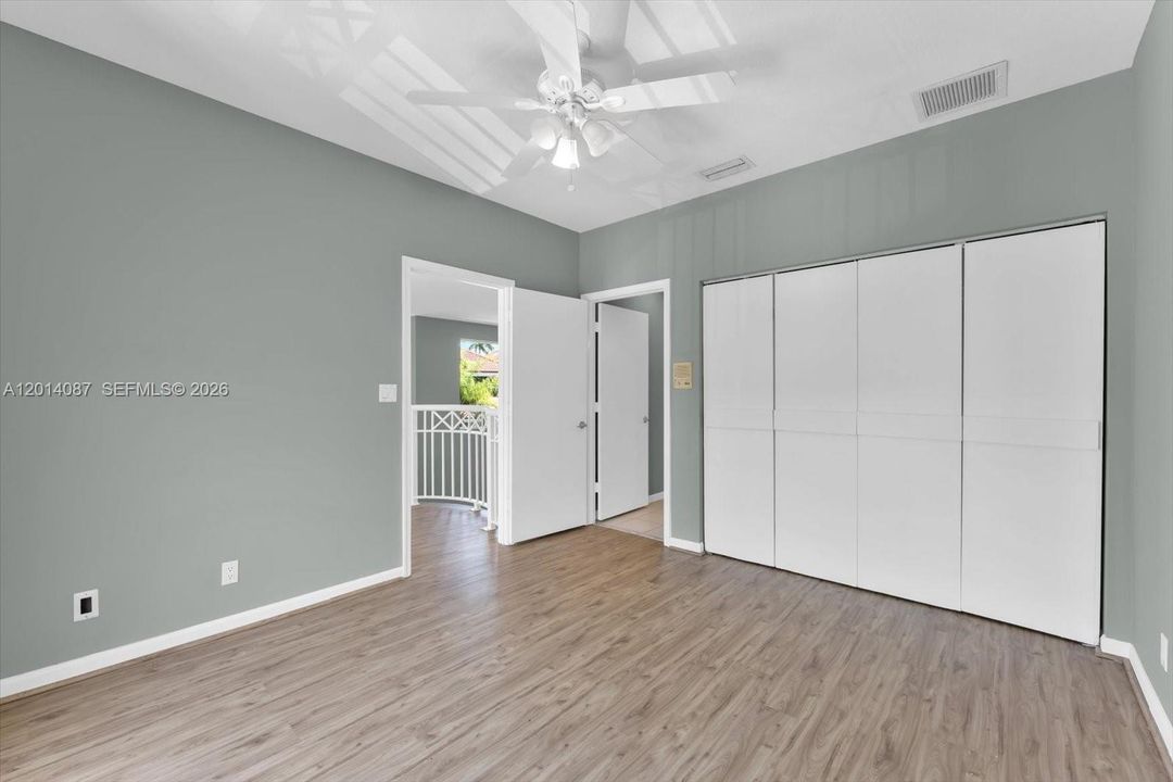 En Venta: $1,750,000 (3 camas, 3 baños, 2380 Pies cuadrados)