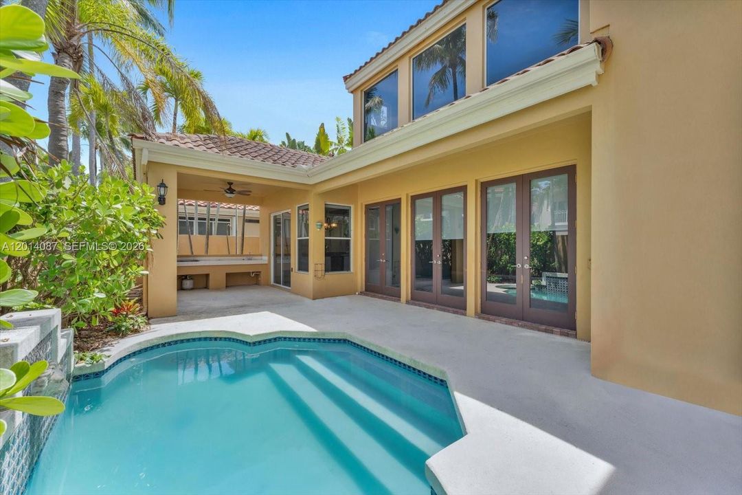 En Venta: $1,750,000 (3 camas, 3 baños, 2380 Pies cuadrados)