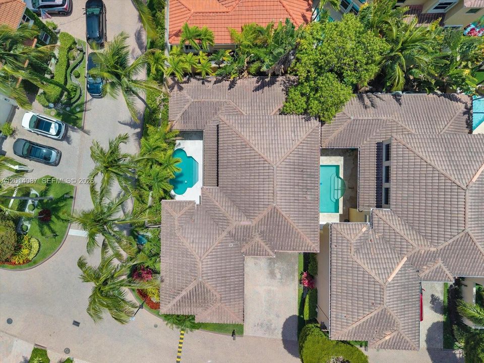 En Venta: $1,750,000 (3 camas, 3 baños, 2380 Pies cuadrados)
