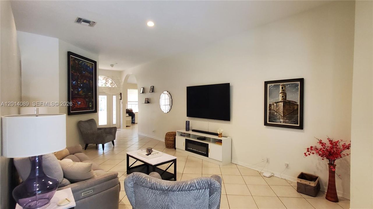 Active With Contract: $5,800 (4 beds, 3 baths, 2598 Square Feet)
