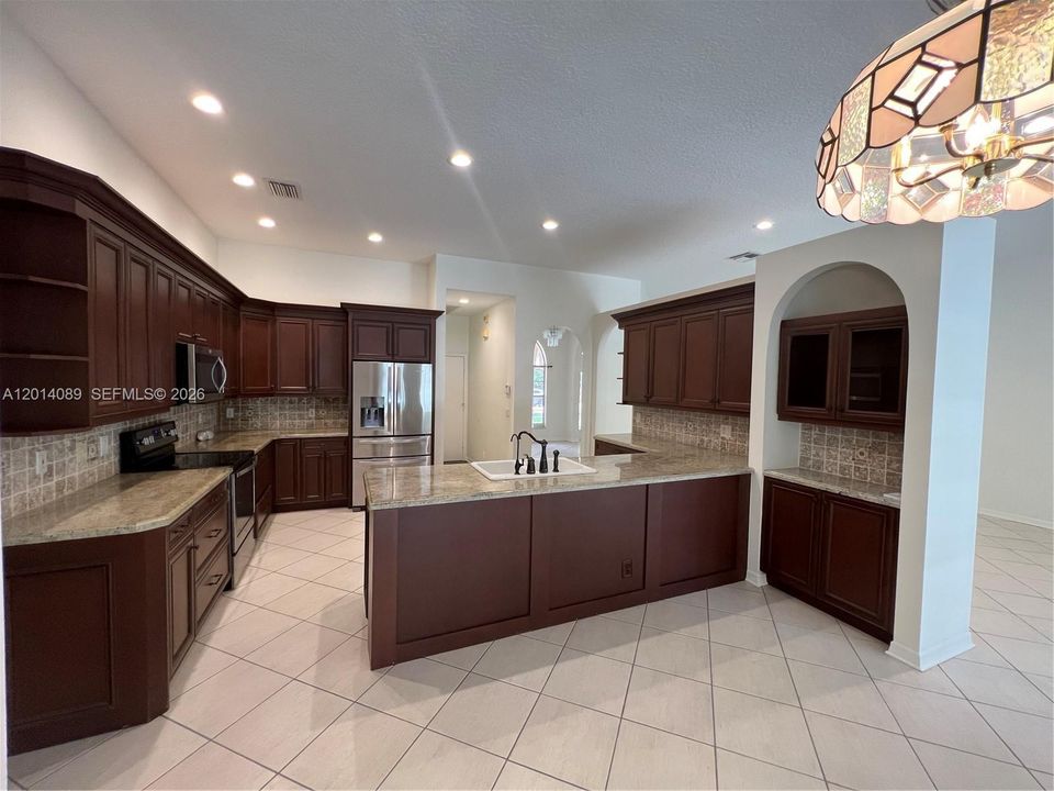 Active With Contract: $5,800 (4 beds, 3 baths, 2598 Square Feet)