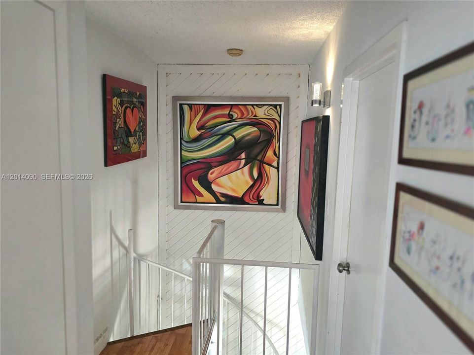 For Sale: $650,000 (2 beds, 1 baths, 1040 Square Feet)