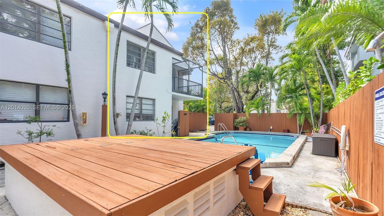For Sale: $650,000 (2 beds, 1 baths, 1040 Square Feet)