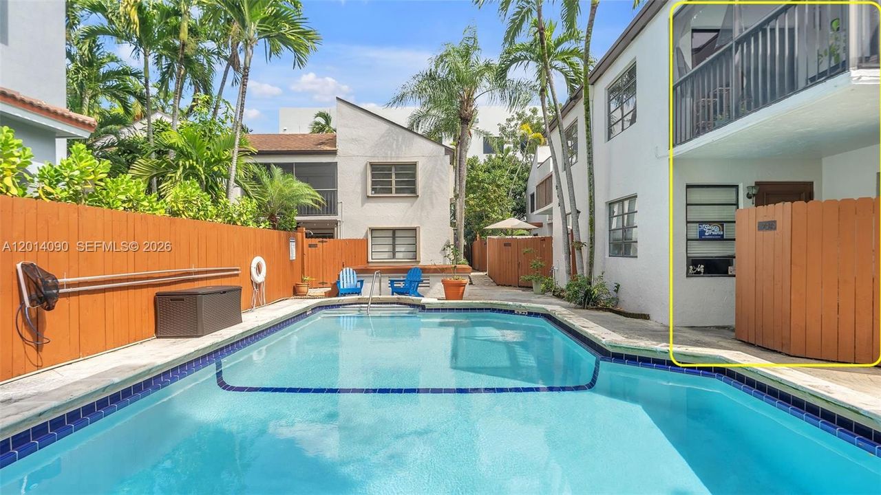 For Sale: $650,000 (2 beds, 1 baths, 1040 Square Feet)