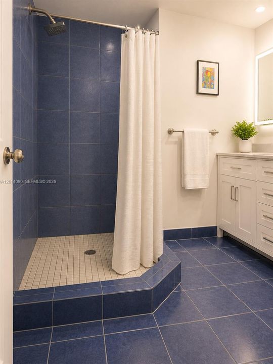 For Sale: $650,000 (2 beds, 1 baths, 1040 Square Feet)