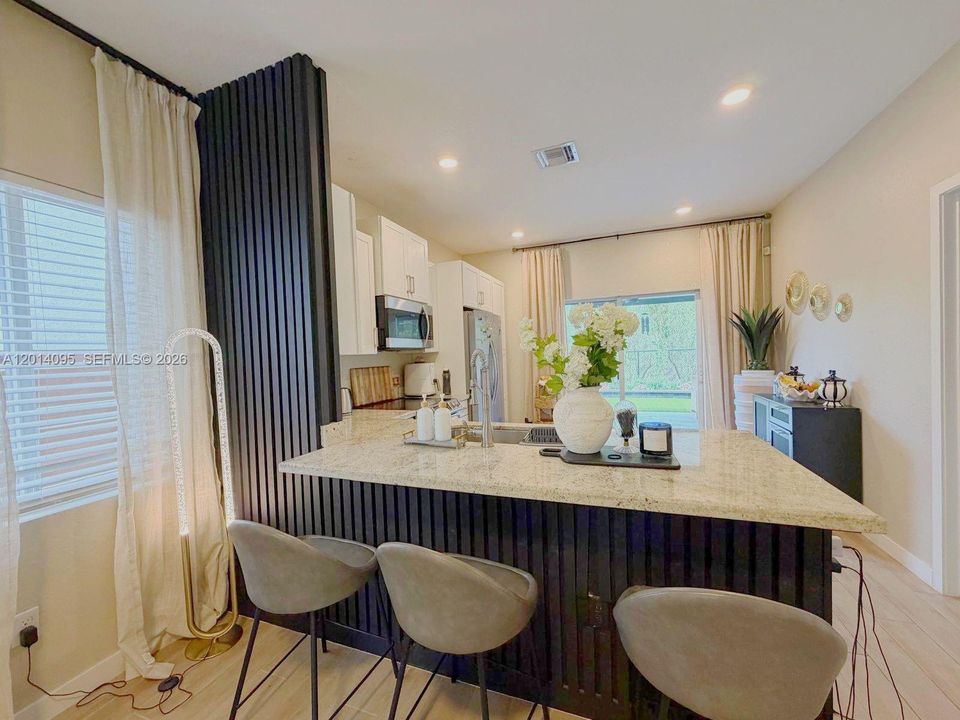 Active With Contract: $3,100 (3 beds, 3 baths, 1483 Square Feet)