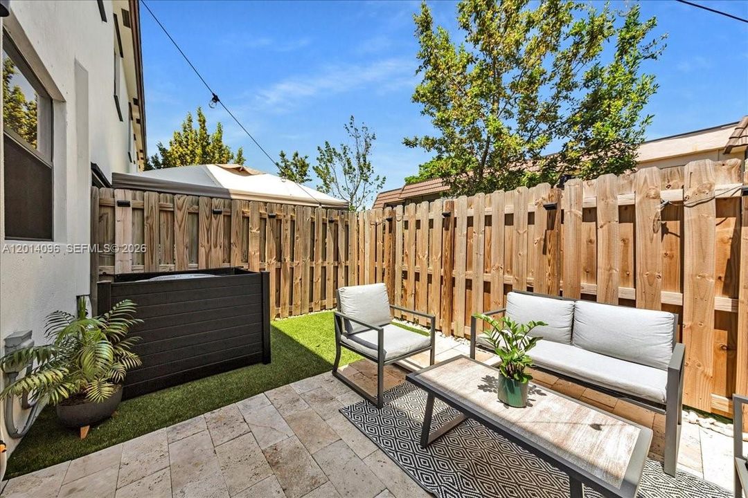 Active With Contract: $3,200 (3 beds, 3 baths, 1320 Square Feet)