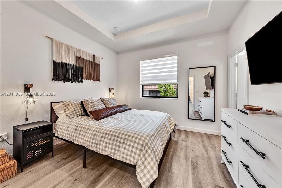 Active With Contract: $3,200 (3 beds, 3 baths, 1320 Square Feet)