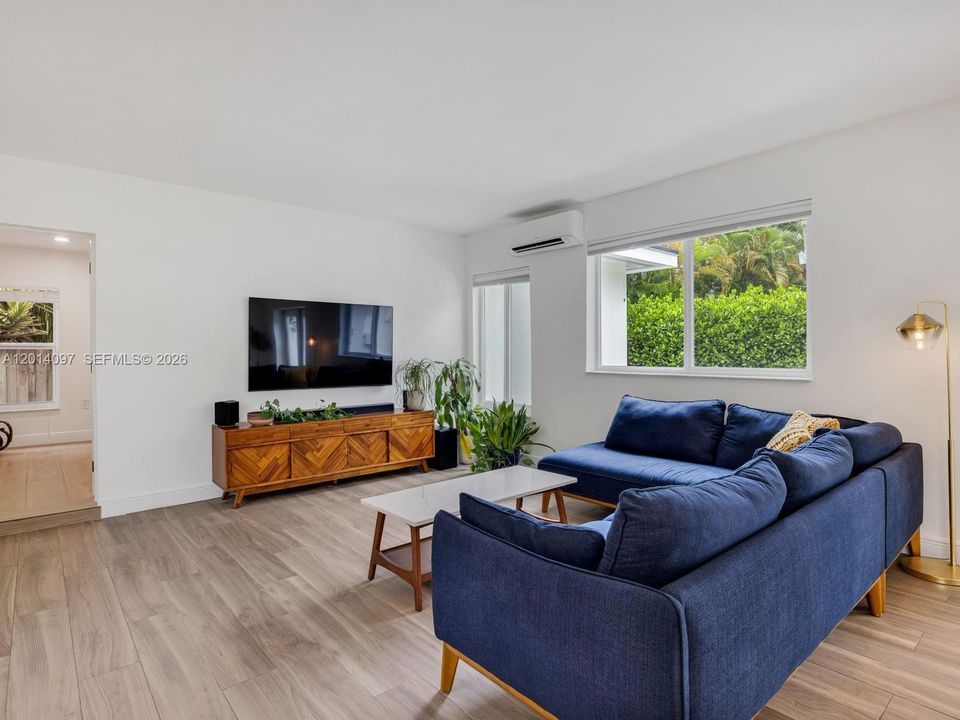 Activo con contrato: $1,295,000 (3 camas, 2 baños, 2257 Pies cuadrados)