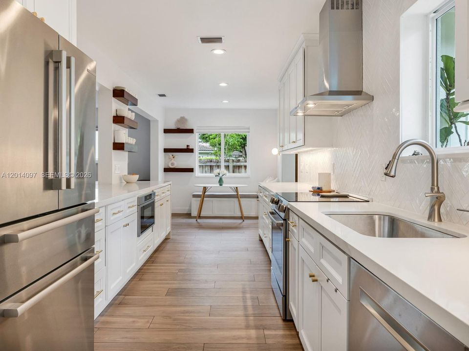 Activo con contrato: $1,295,000 (3 camas, 2 baños, 2257 Pies cuadrados)
