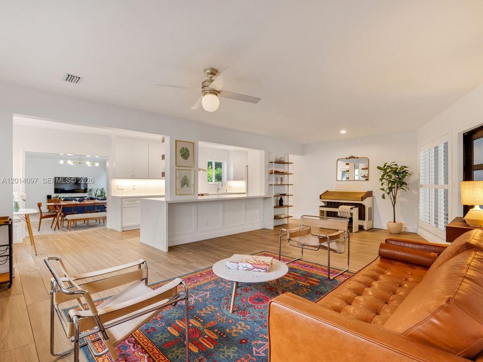 Activo con contrato: $1,295,000 (3 camas, 2 baños, 2257 Pies cuadrados)