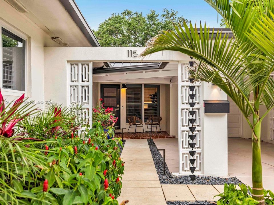 Activo con contrato: $1,295,000 (3 camas, 2 baños, 2257 Pies cuadrados)
