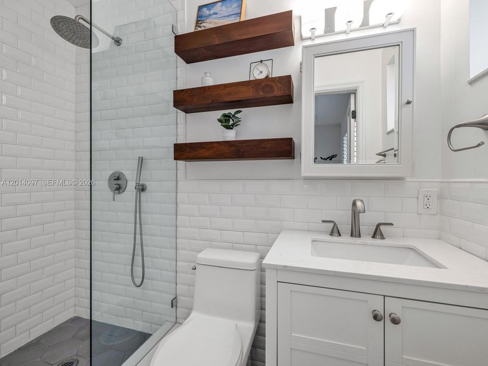 Activo con contrato: $1,295,000 (3 camas, 2 baños, 2257 Pies cuadrados)