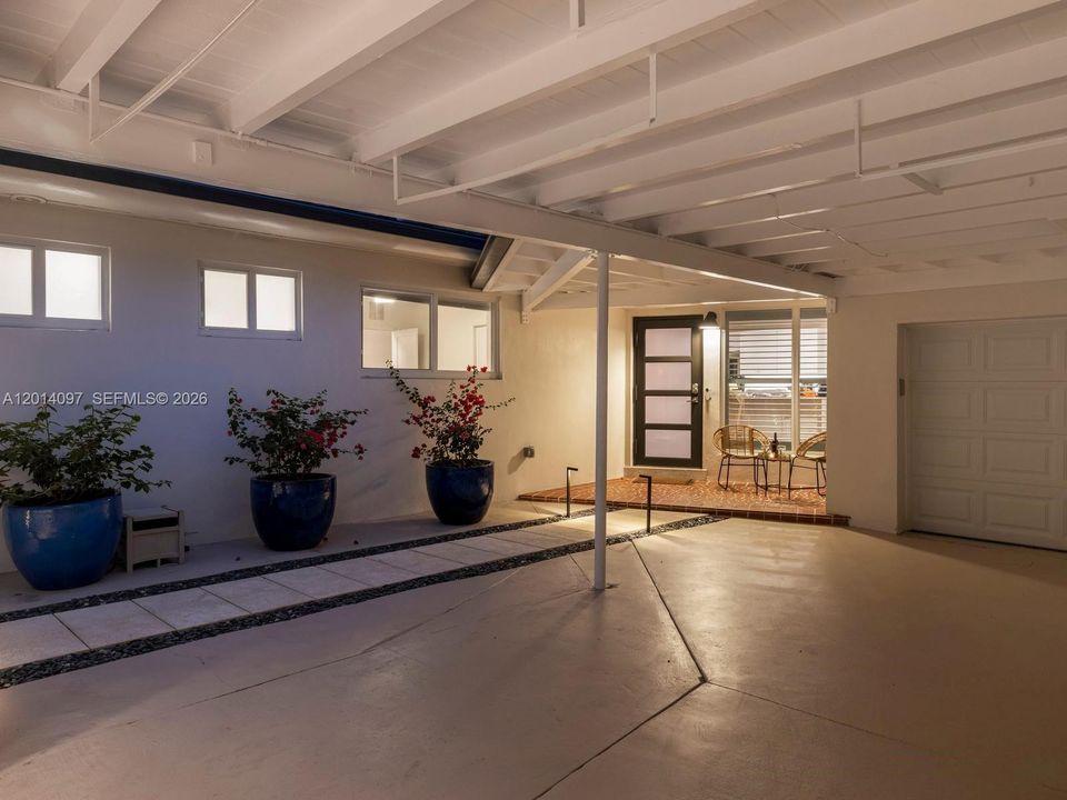 Activo con contrato: $1,295,000 (3 camas, 2 baños, 2257 Pies cuadrados)