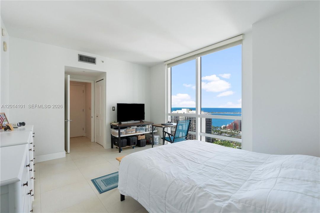 Activo con contrato: $395,000 (1 camas, 1 baños, 826 Pies cuadrados)