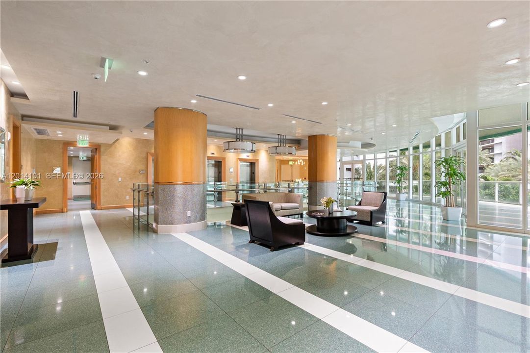 Activo con contrato: $395,000 (1 camas, 1 baños, 826 Pies cuadrados)