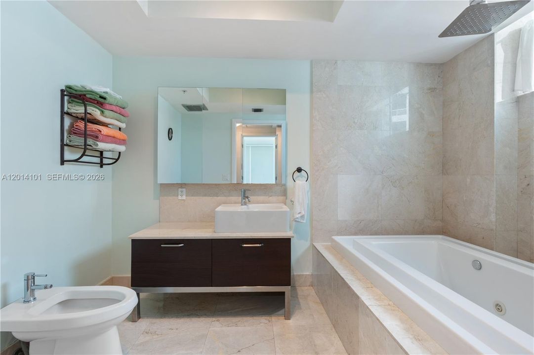 Activo con contrato: $395,000 (1 camas, 1 baños, 826 Pies cuadrados)