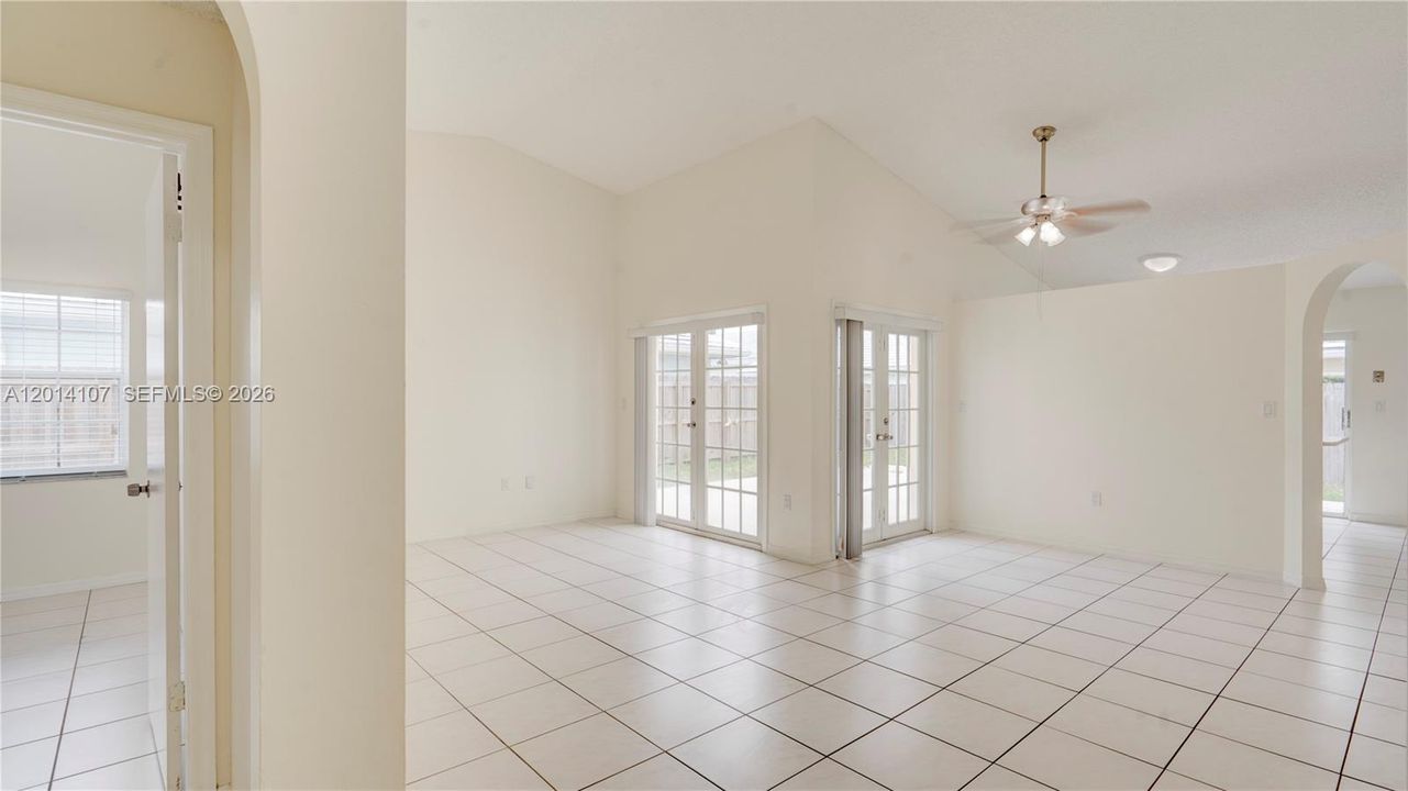 Недавно арендовано: $3,450 (3 спален, 2 ванн, 1415 Квадратных фут)