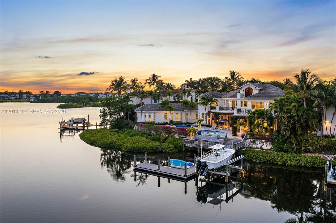 For Sale: $23,750,000 (9 beds, 10 baths, 8857 Square Feet)