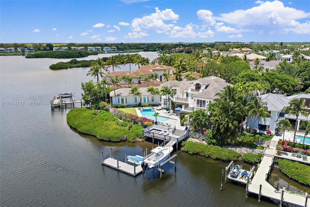 For Sale: $23,750,000 (9 beds, 10 baths, 8857 Square Feet)