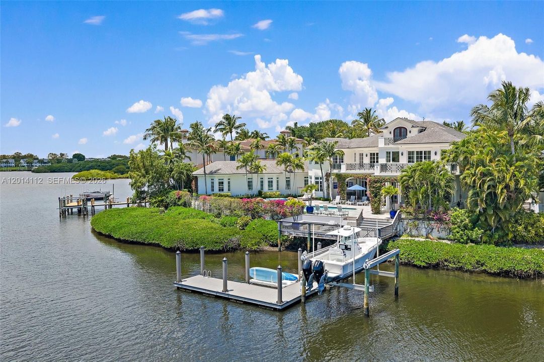 For Sale: $23,750,000 (9 beds, 10 baths, 8857 Square Feet)