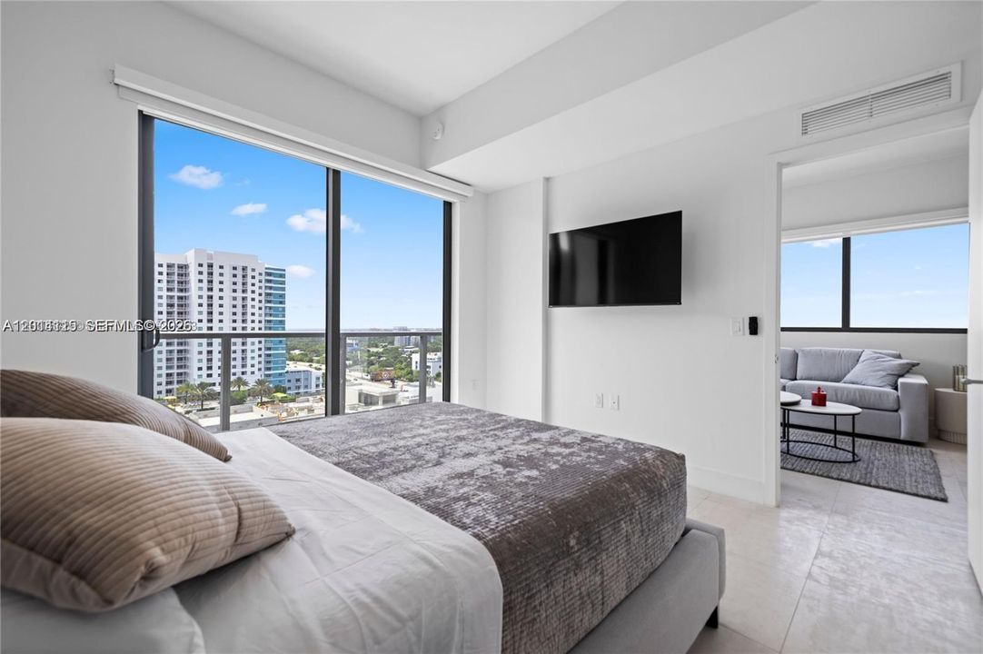 For Sale: $540,000 (1 beds, 1 baths, 571 Square Feet)