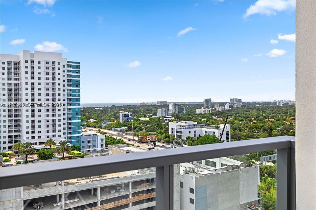 For Sale: $540,000 (1 beds, 1 baths, 571 Square Feet)