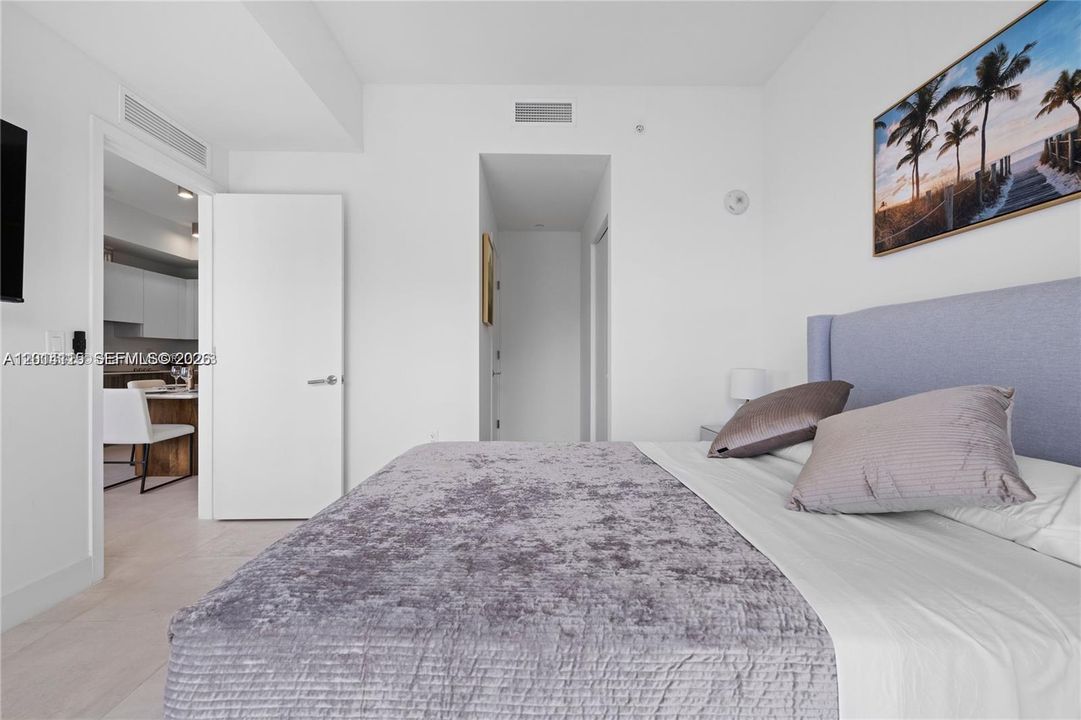 For Sale: $540,000 (1 beds, 1 baths, 571 Square Feet)