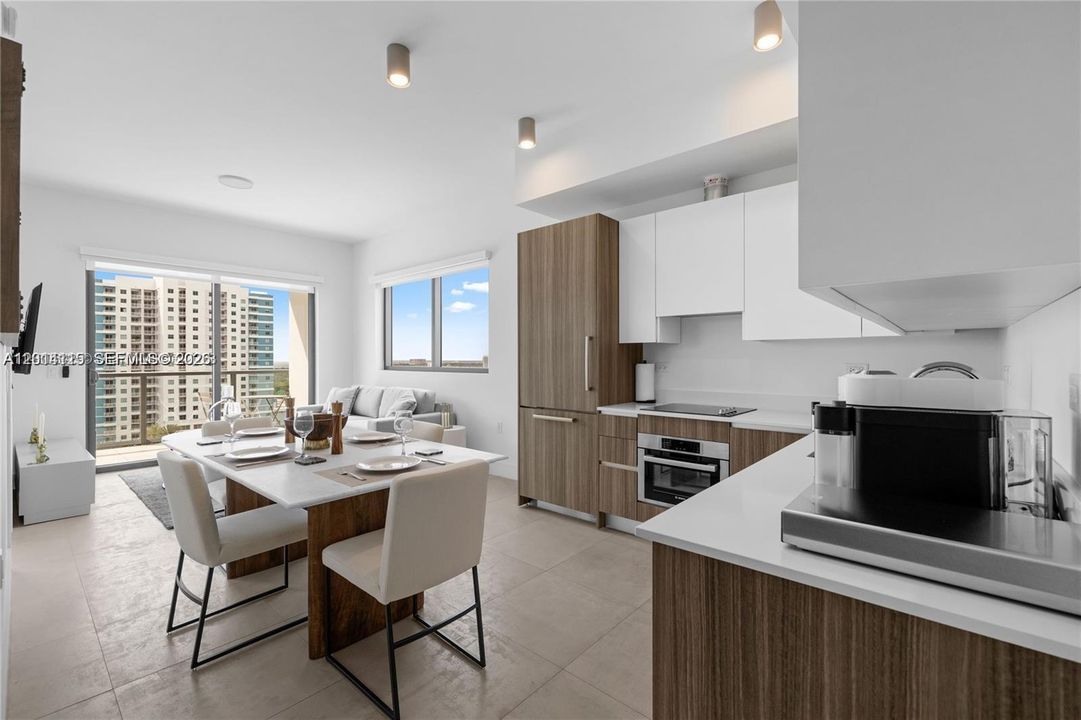 For Sale: $540,000 (1 beds, 1 baths, 571 Square Feet)