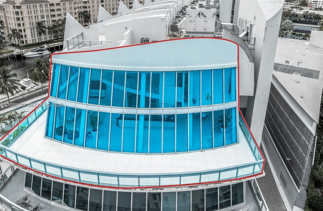 Activo con contrato: $12,500 (5 camas, 5 baños, 4684 Pies cuadrados)