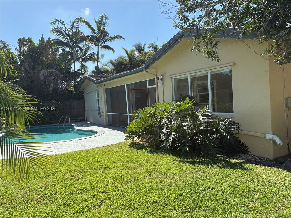 Activo con contrato: $899,000 (3 camas, 2 baños, 1833 Pies cuadrados)