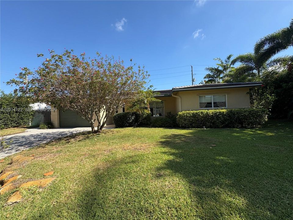 Activo con contrato: $899,000 (3 camas, 2 baños, 1833 Pies cuadrados)