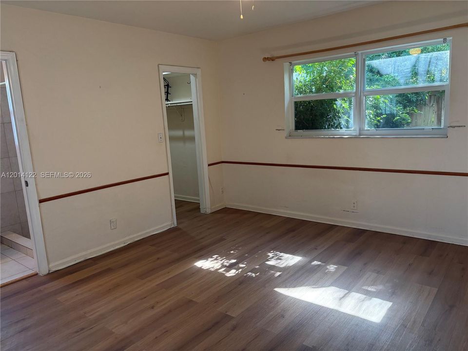 Activo con contrato: $899,000 (3 camas, 2 baños, 1833 Pies cuadrados)