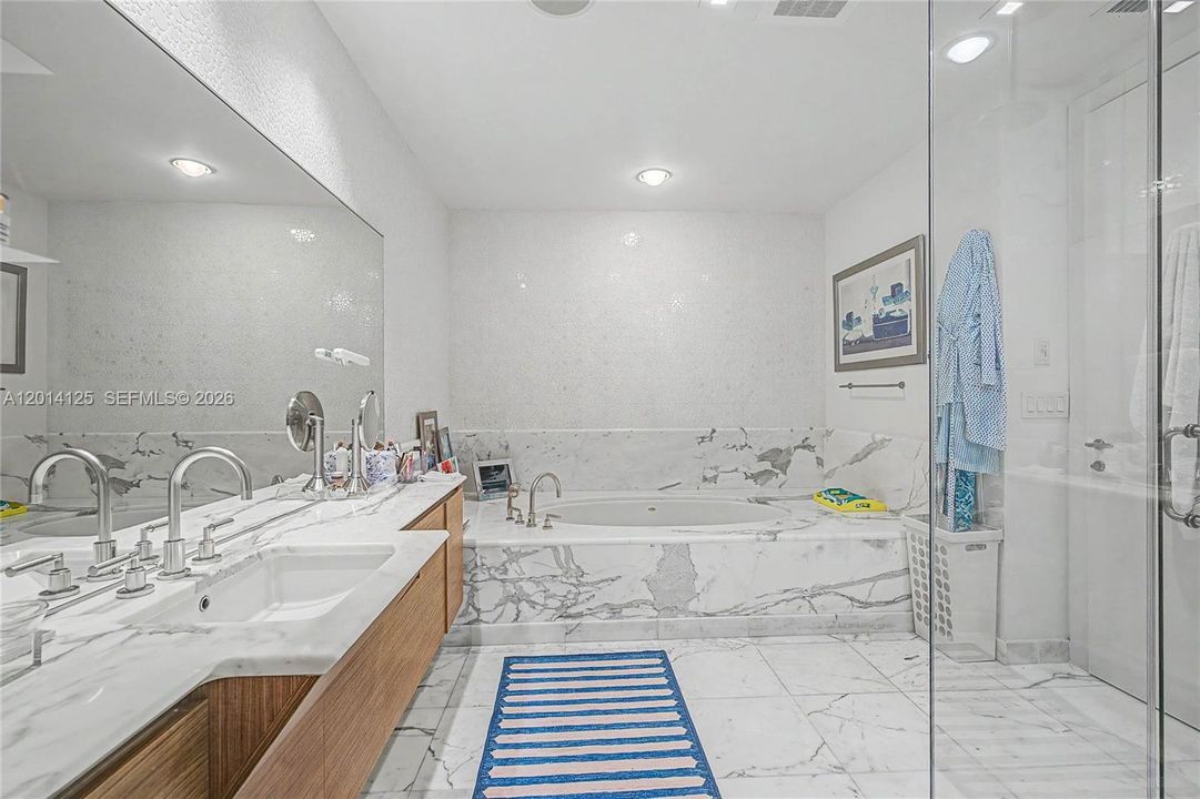 En Renta: $35,000 (5 camas, 5 baños, 4026 Pies cuadrados)
