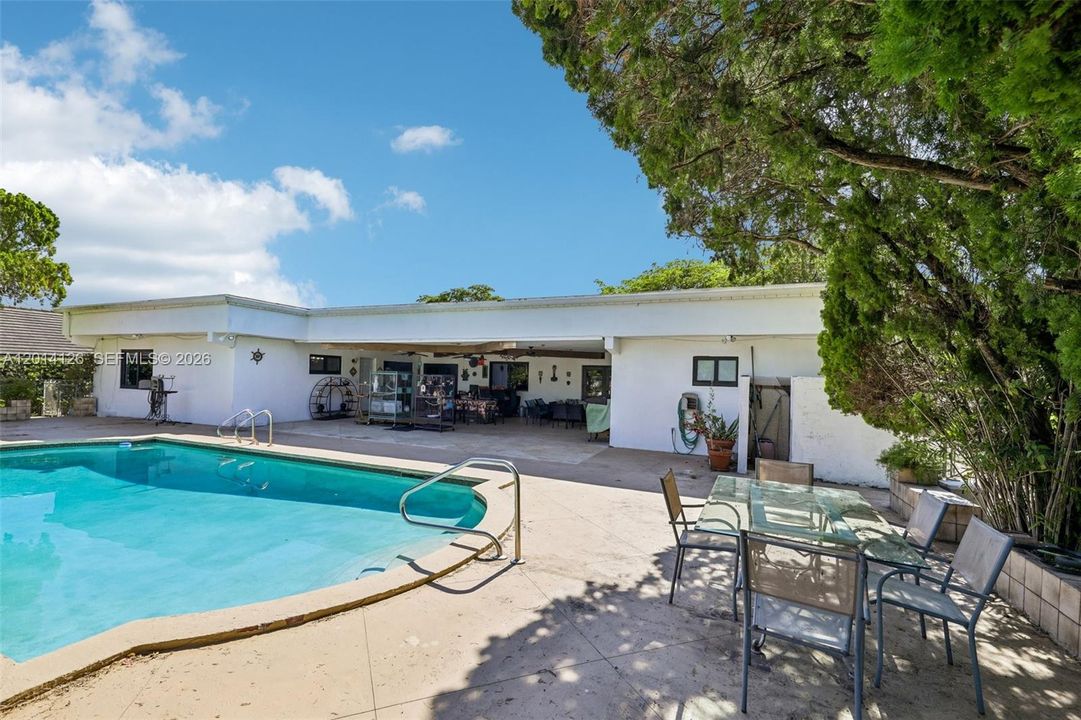En Venta: $2,000,000 (4 camas, 3 baños, 3267 Pies cuadrados)
