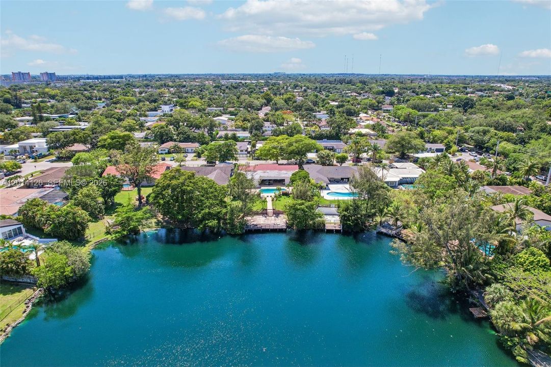 En Venta: $2,000,000 (4 camas, 3 baños, 3267 Pies cuadrados)