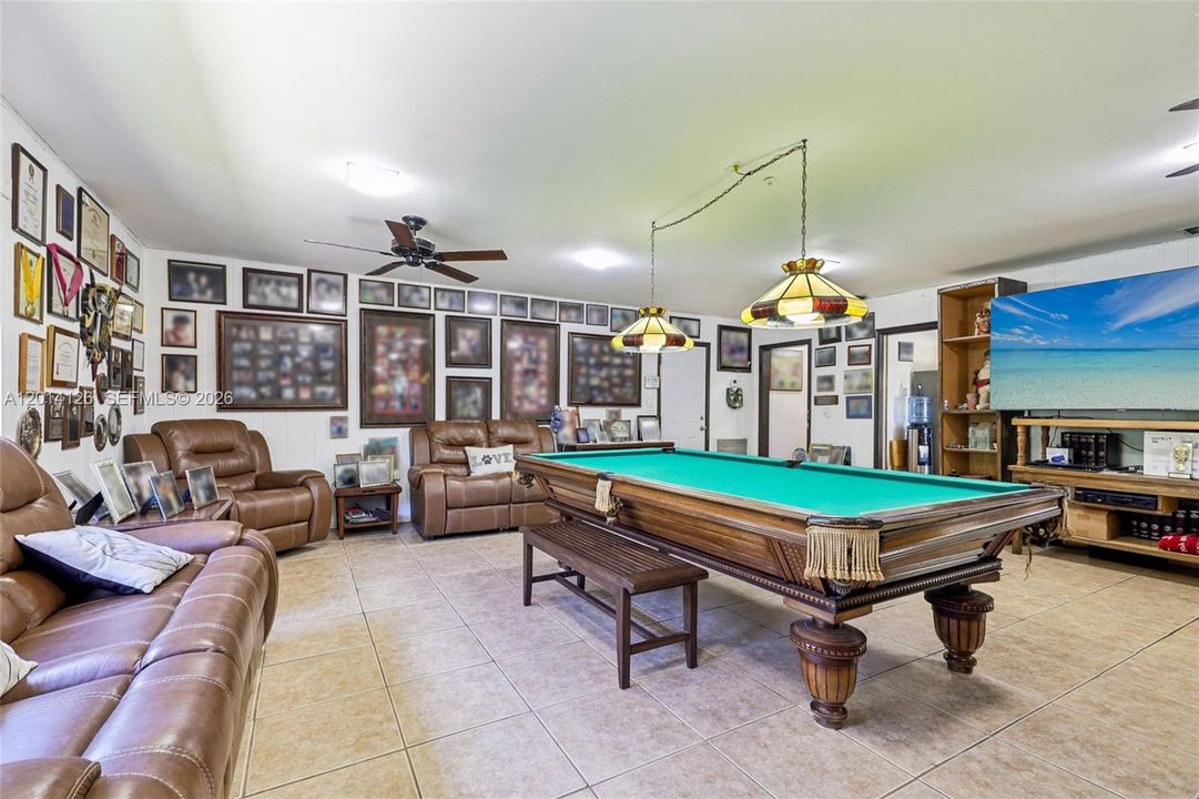 En Venta: $2,000,000 (4 camas, 3 baños, 3267 Pies cuadrados)