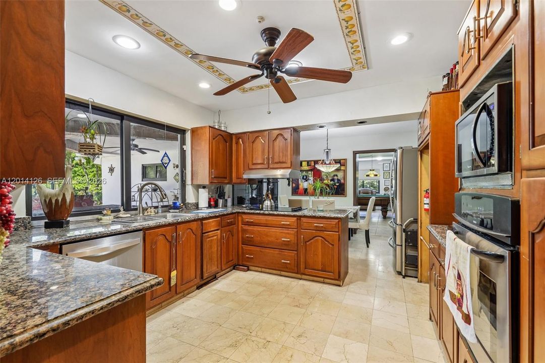 En Venta: $2,000,000 (4 camas, 3 baños, 3267 Pies cuadrados)