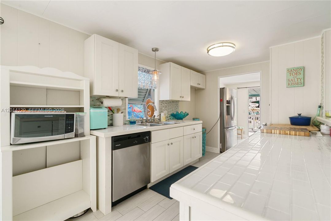 En Venta: $879,000 (2 camas, 2 baños, 1296 Pies cuadrados)