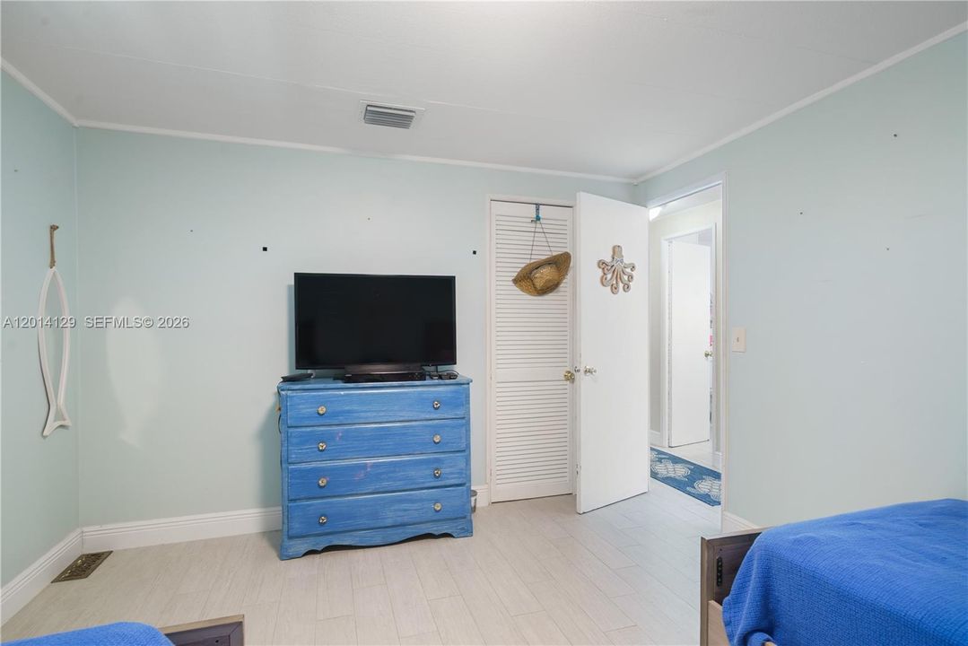 En Venta: $879,000 (2 camas, 2 baños, 1296 Pies cuadrados)