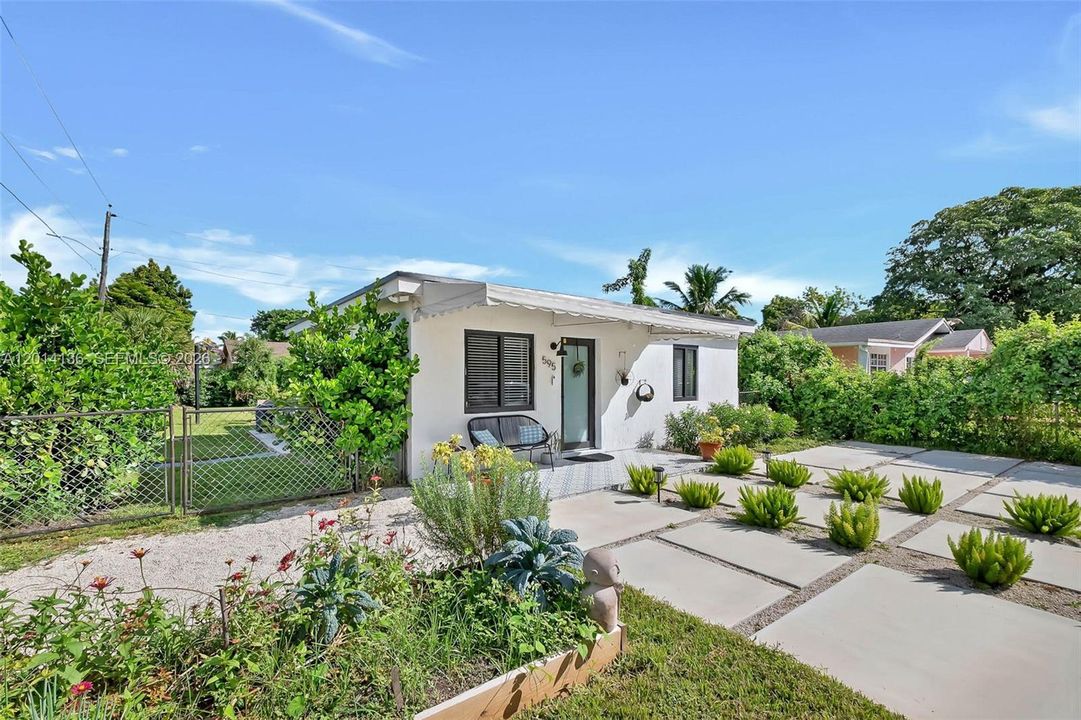 En Venta: $449,000 (3 camas, 2 baños, 854 Pies cuadrados)
