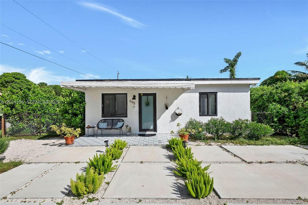En Venta: $449,000 (3 camas, 2 baños, 854 Pies cuadrados)