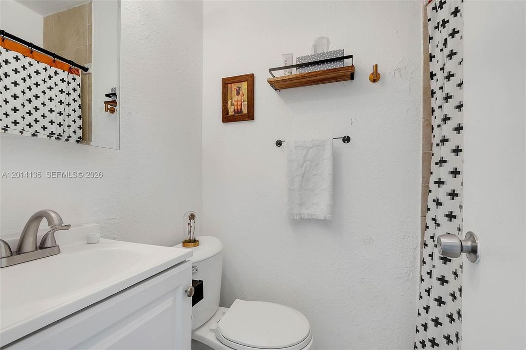 En Venta: $449,000 (3 camas, 2 baños, 854 Pies cuadrados)